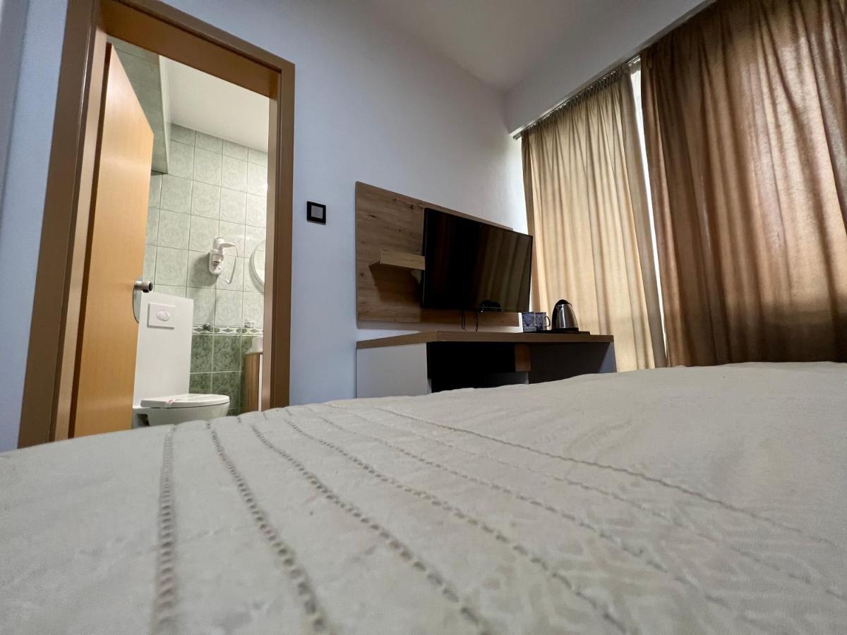 Hotel Brkic Sarajevo Airport - Free Parking ภายนอก รูปภาพ