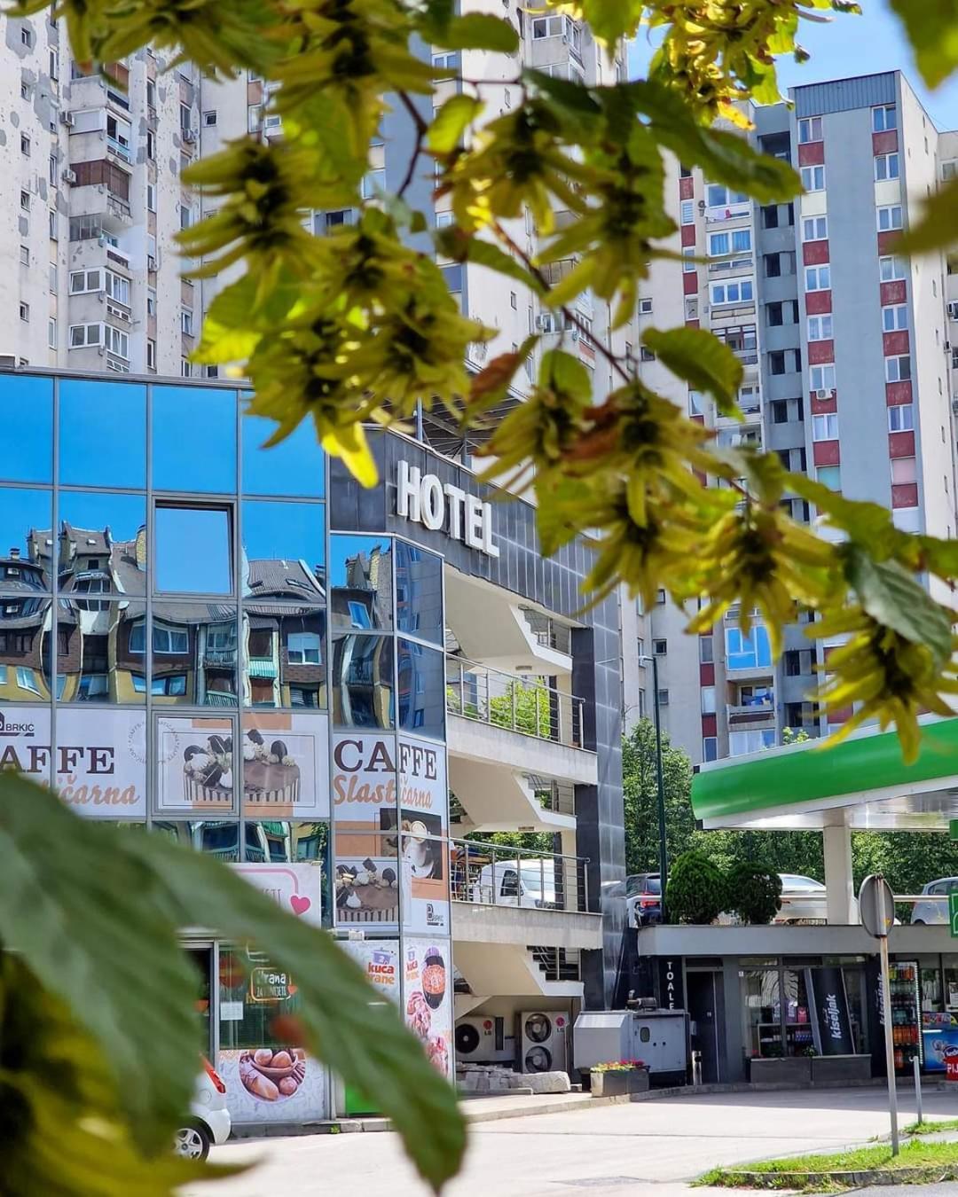 Hotel Brkic Sarajevo Airport - Free Parking ภายนอก รูปภาพ