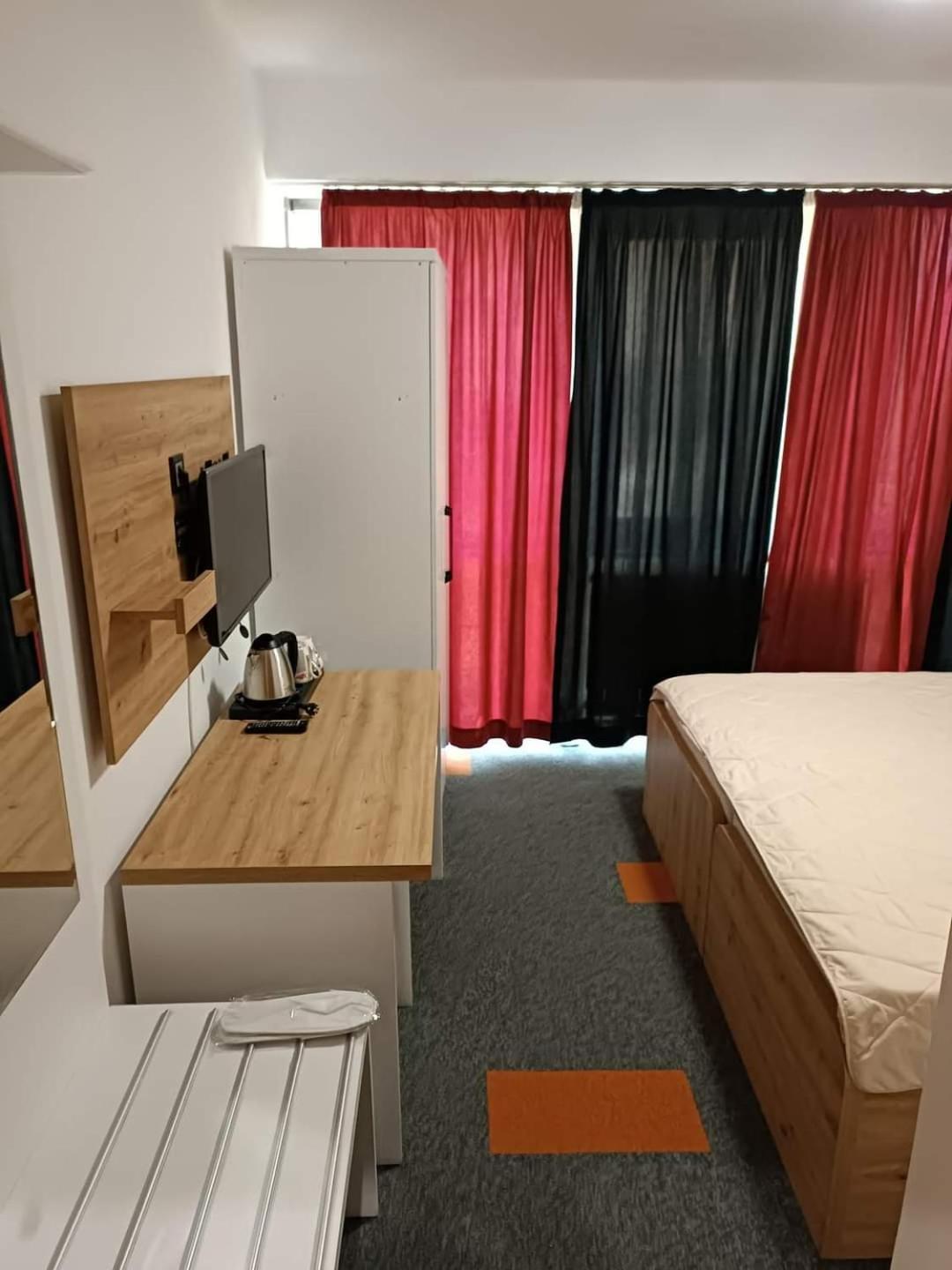 Hotel Brkic Sarajevo Airport - Free Parking ภายนอก รูปภาพ