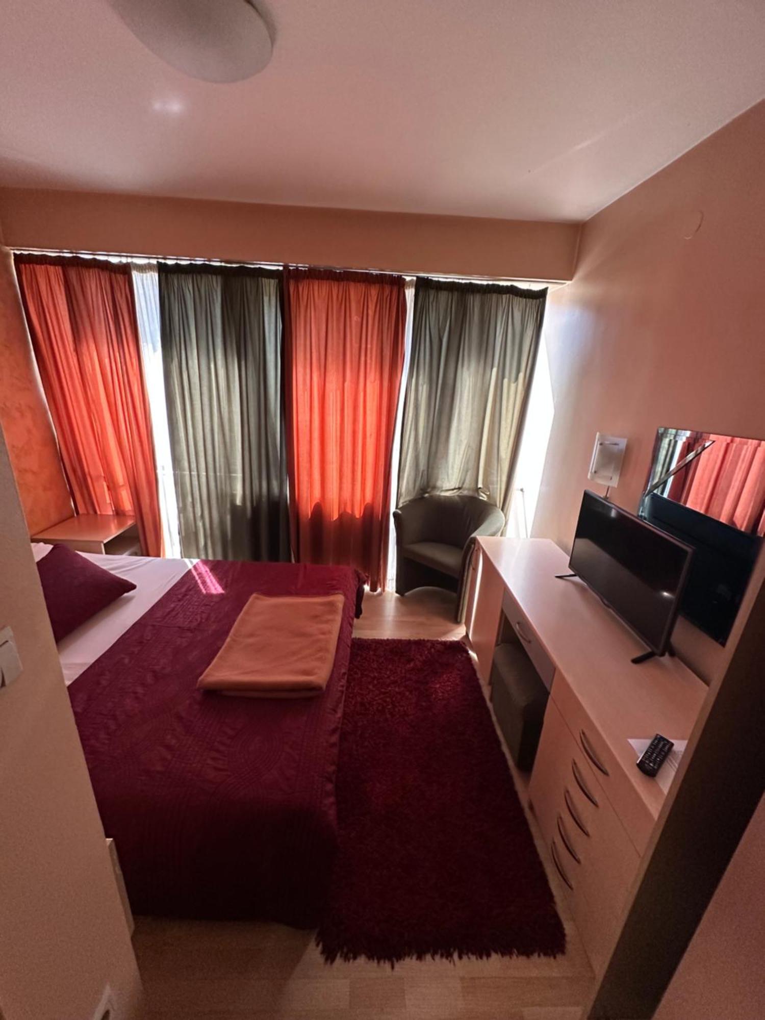 Hotel Brkic Sarajevo Airport - Free Parking ภายนอก รูปภาพ