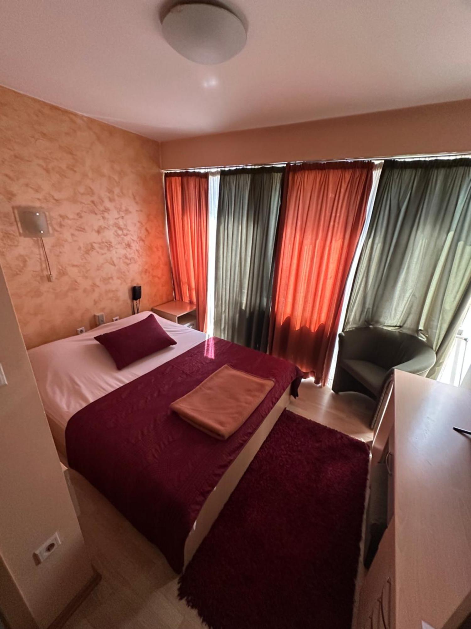 Hotel Brkic Sarajevo Airport - Free Parking ภายนอก รูปภาพ
