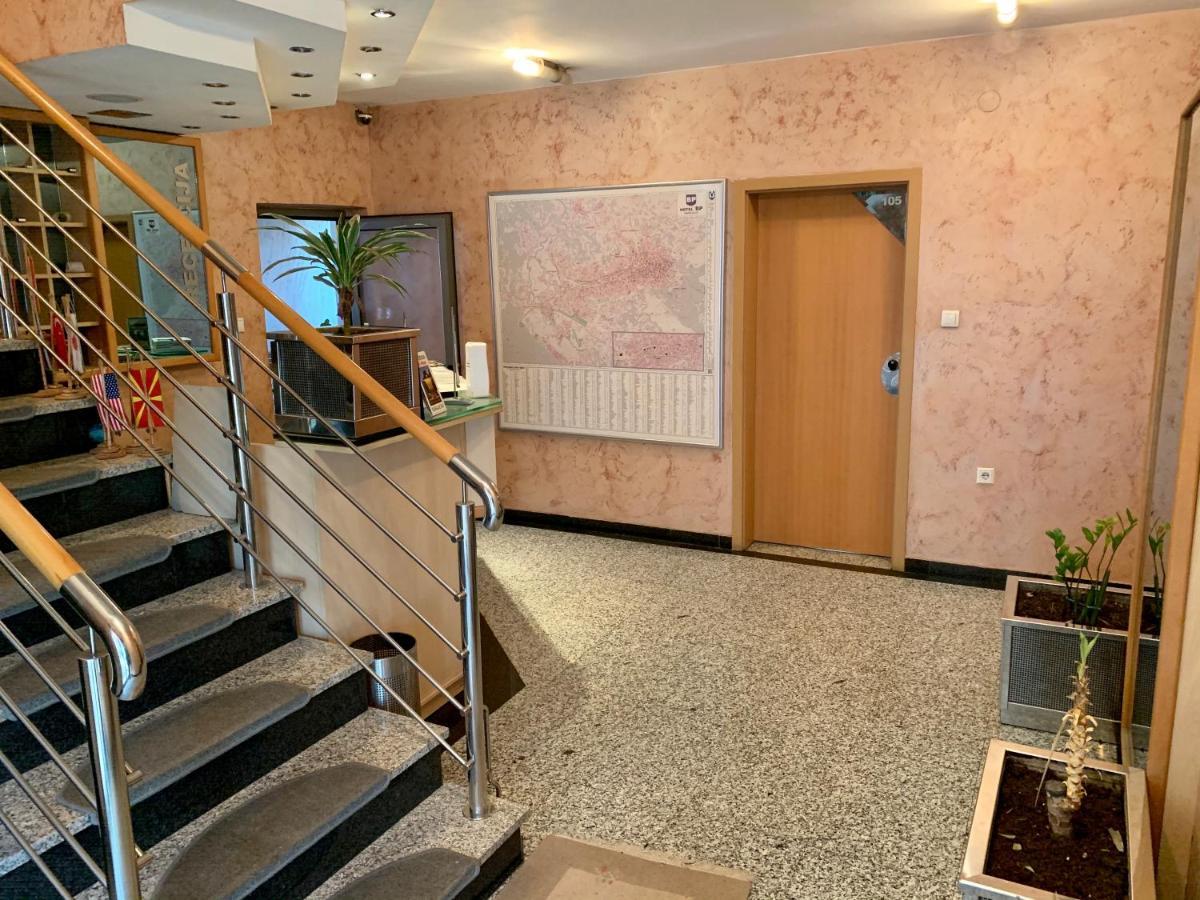 Hotel Brkic Sarajevo Airport - Free Parking ภายนอก รูปภาพ